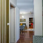 Charming 2Bdr Apt Downtown