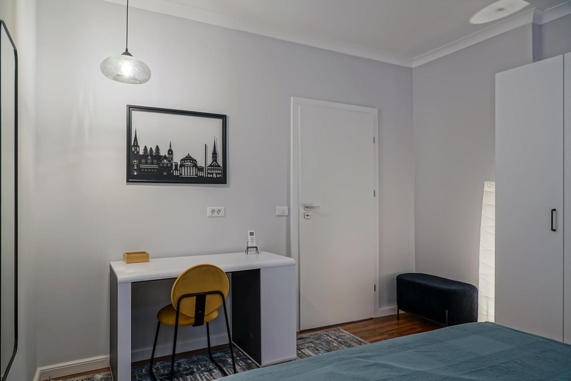 Apartment Charming 2bdr Apt Downtown *